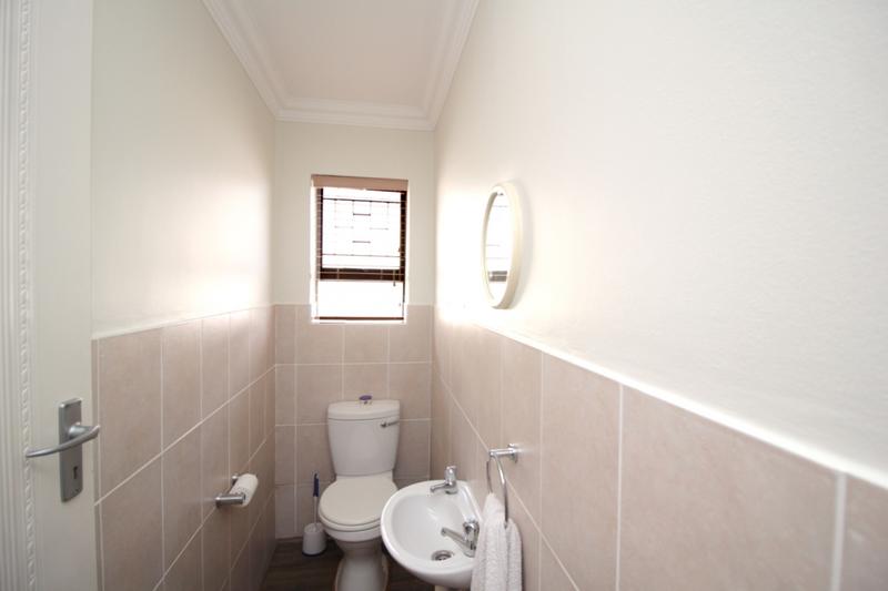 3 Bedroom Property for Sale in Fraaiuitsig Western Cape